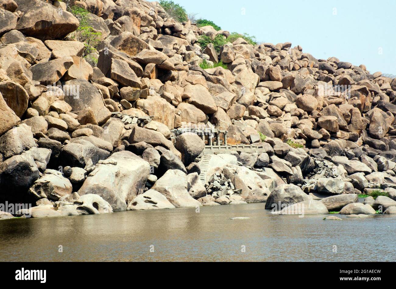 paisaje natural y patrón rocoso en hampi karnataka Foto de stock
