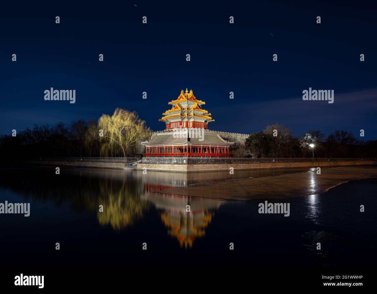 El hermoso momento de la ciudad prohibida en la noche, Beijing, China Foto de stock