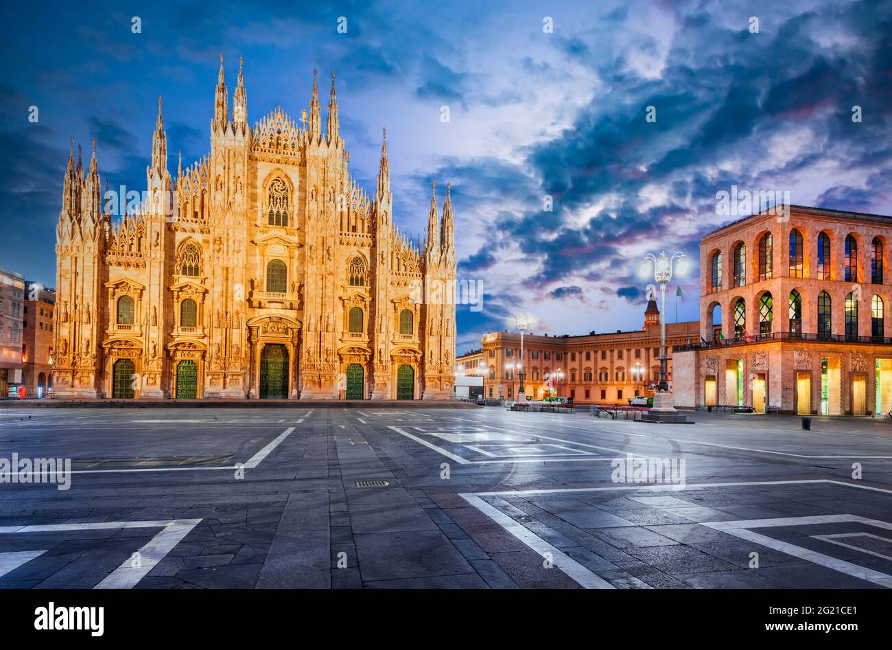 Milano horizontal fotografías e imágenes de alta resolución - Alamy