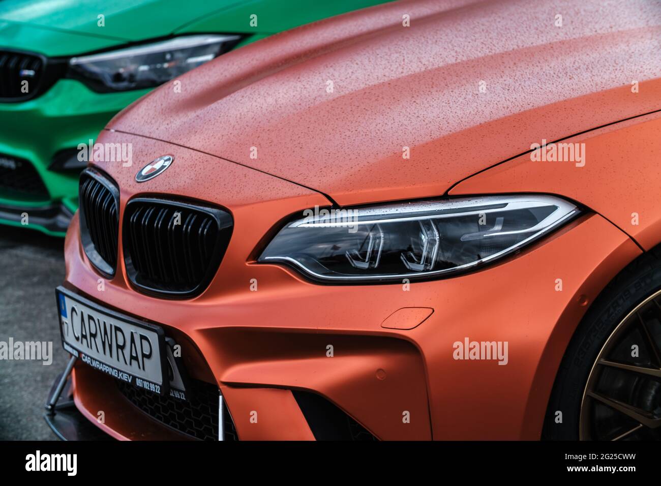 Bmw naranja personalizado fotografías e imágenes de alta resolución - Alamy