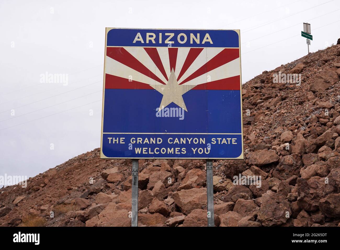 Un cartel de bienvenida a Arizona en la presa Hoover, domingo 7 de marzo de 2021, cerca de Boulder City, Nev. Foto de stock