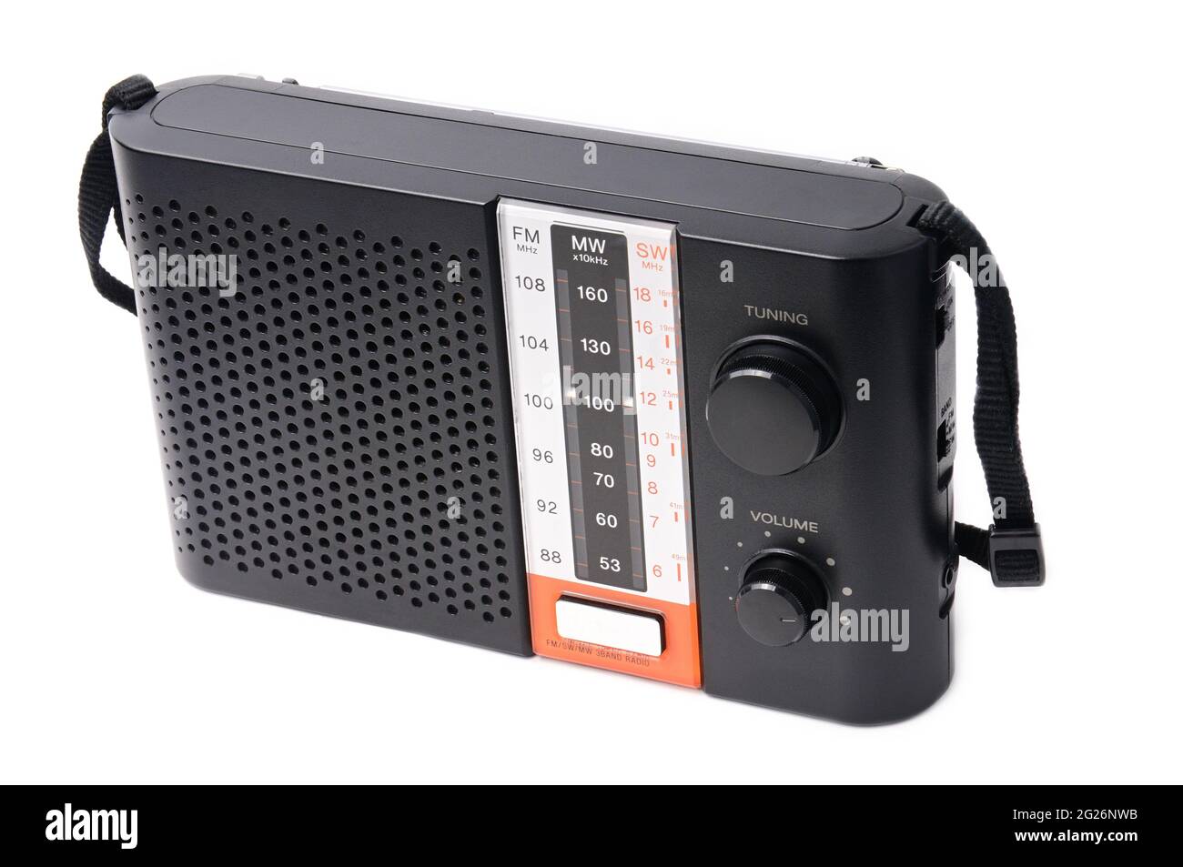 Radio vintage para escuchar programas de radio sobre un fondo blanco  aislado Fotografía de stock - Alamy