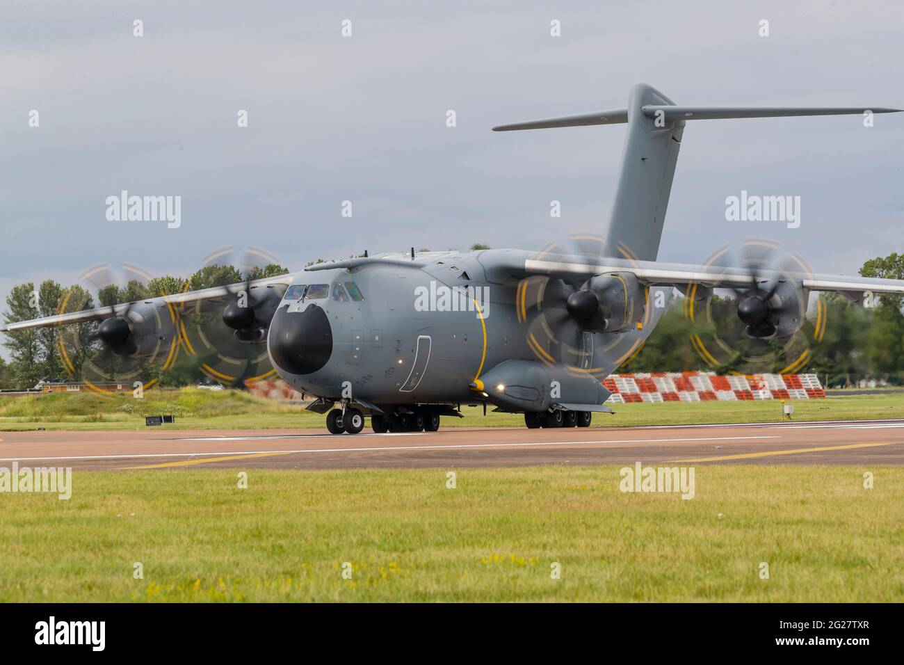 A400M taxis Atlas a la pista de salida en RAF Fairford. Foto de stock