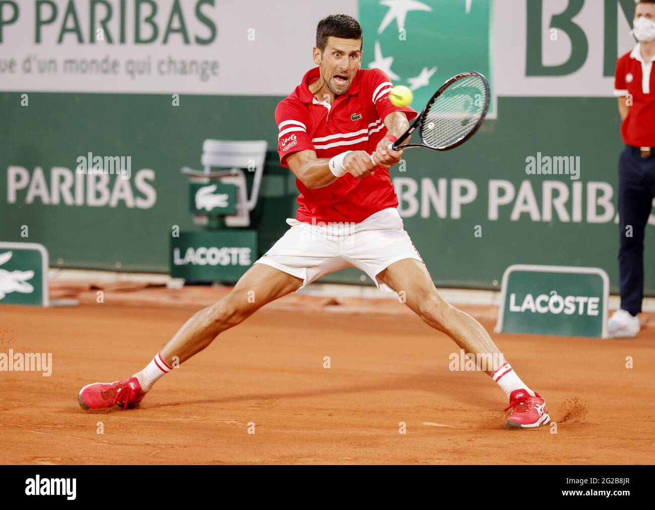 Novak Djokovic de Serbia durante el Roland-Garros 2021, torneo de tenis Grand Slam el 9 de junio de 2021 en el estadio Roland-Garros en París, Francia - Foto Nicol Knightman / DPPI Foto de stock