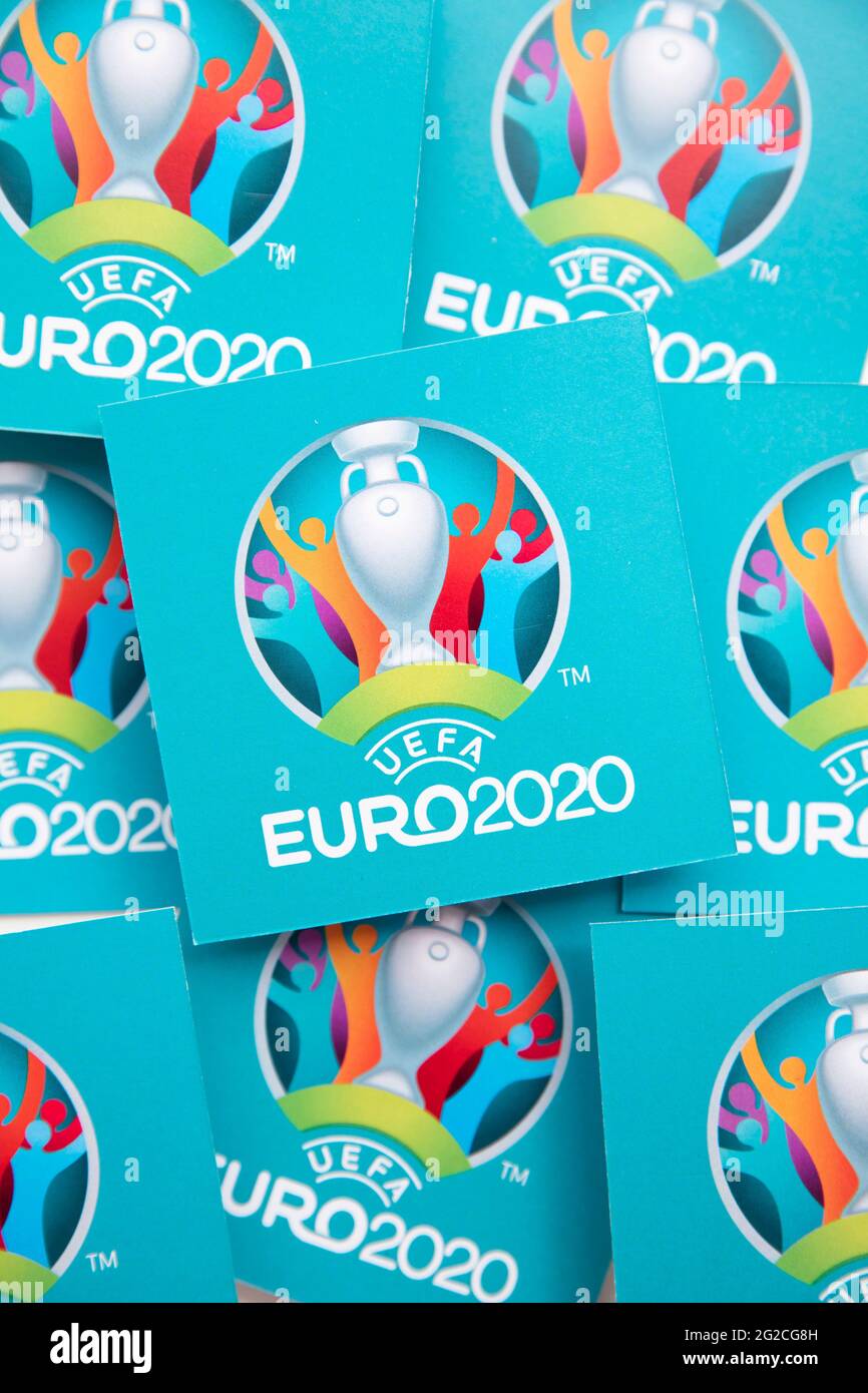 LONDRES, Reino Unido - Junio de 2021: Logotipo para el campeonato europeo de la UEFA de 2020 Foto de stock