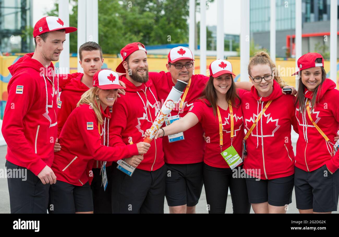 La delegación canadiense llegó al Panam 2015 Athlete's Village en Toronto, donde se celebrarán los juegos multideportivos el 10,2015 de julio Foto de stock