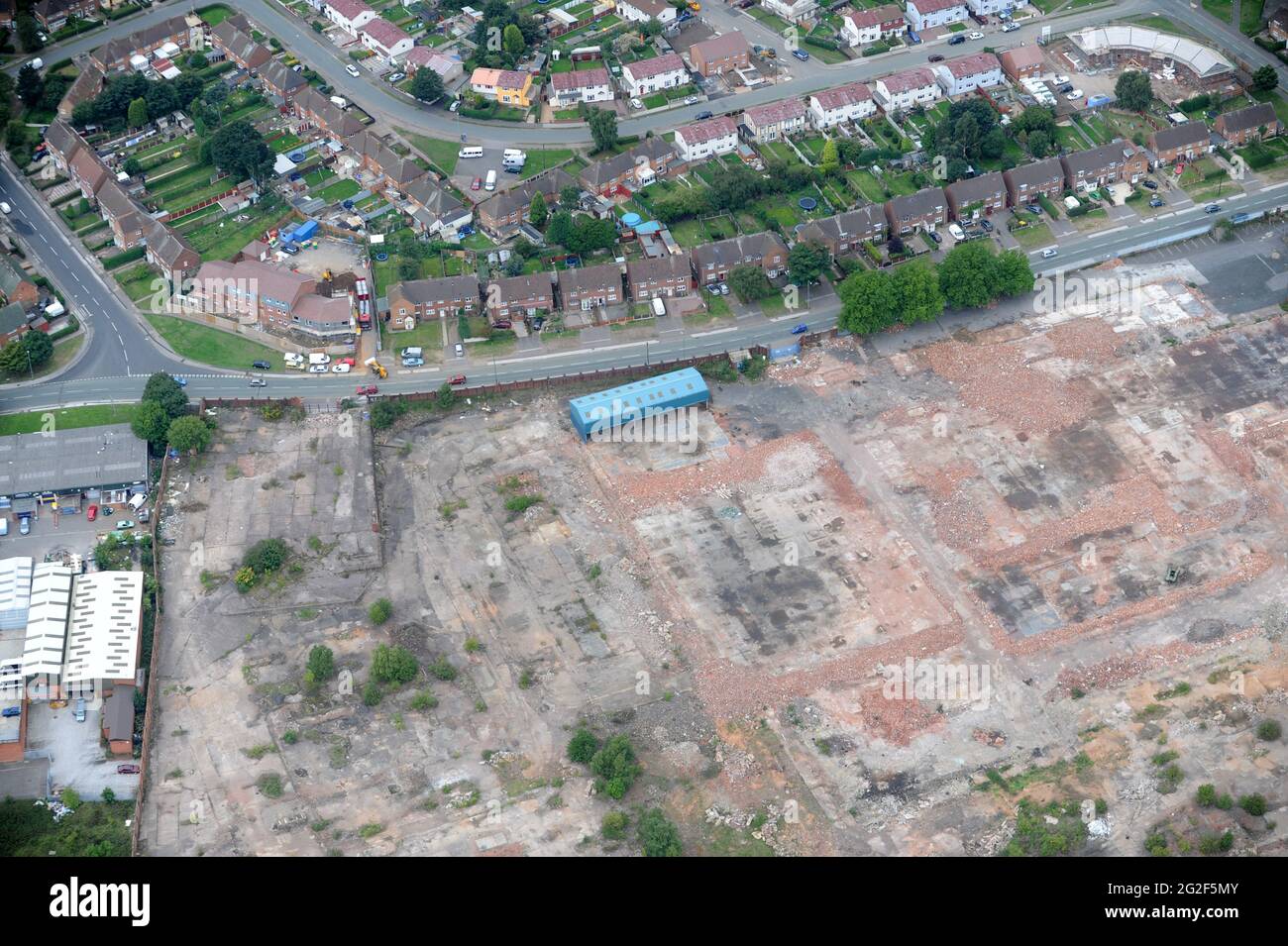 Vista aérea de un sitio Brownfield listo para trabajos de construcción West Midlands, Reino Unido Foto de stock