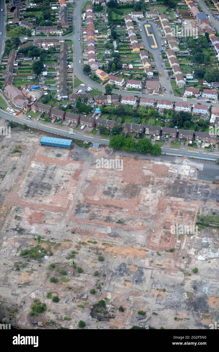 Vista aérea de un sitio Brownfield listo para trabajos de construcción West Midlands, Reino Unido Foto de stock