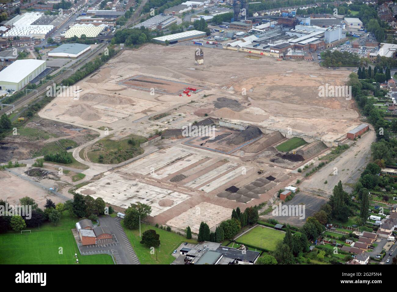 Vista aérea de un sitio Brownfield listo para trabajos de construcción Wolverhampton West Midlands, Reino Unido Foto de stock
