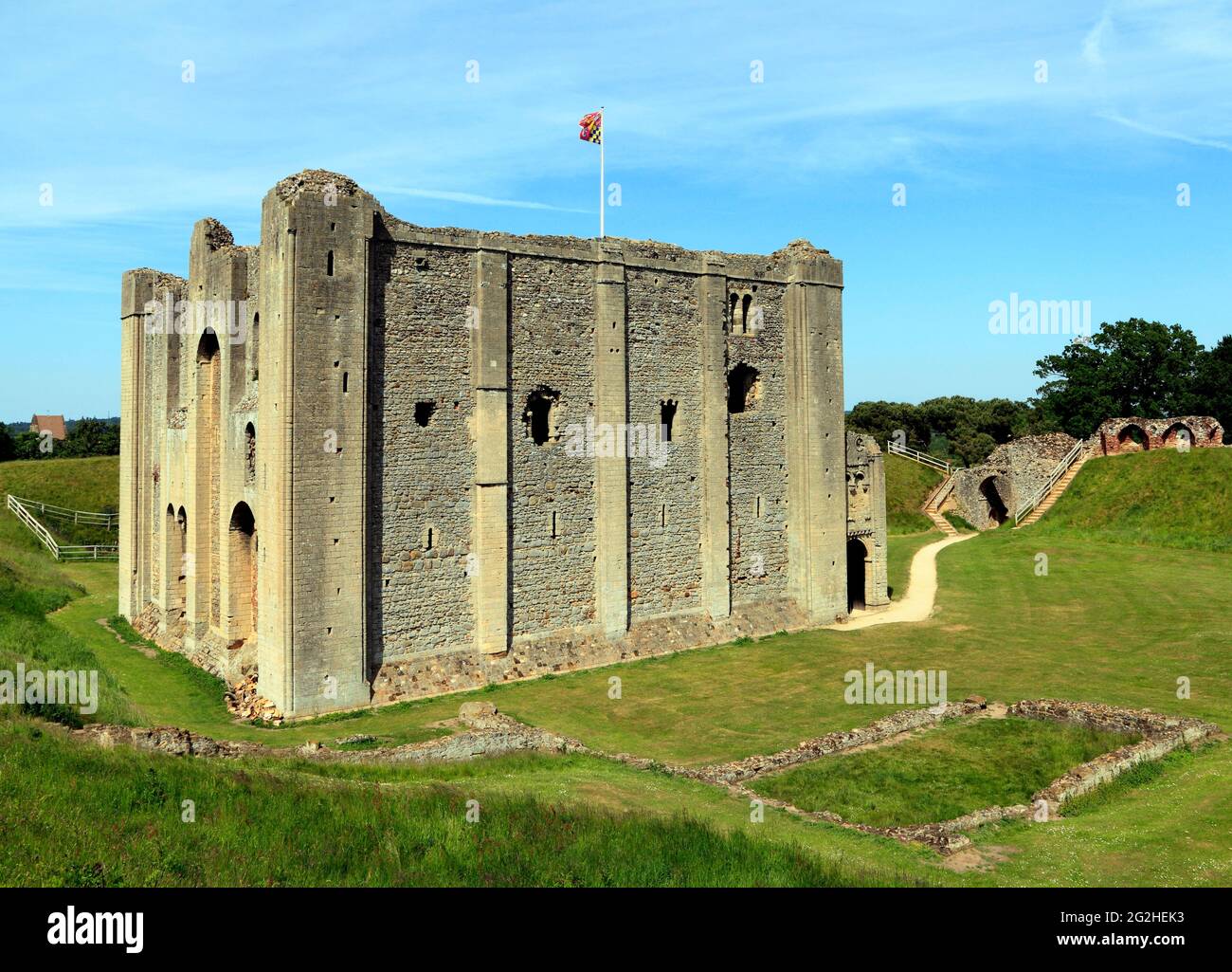 Castillo Rising Castillo, siglo 12th, medieval, arquitectura, castillos ingleses, Norman Keep, Norfolk, Inglaterra, Reino Unido Foto de stock