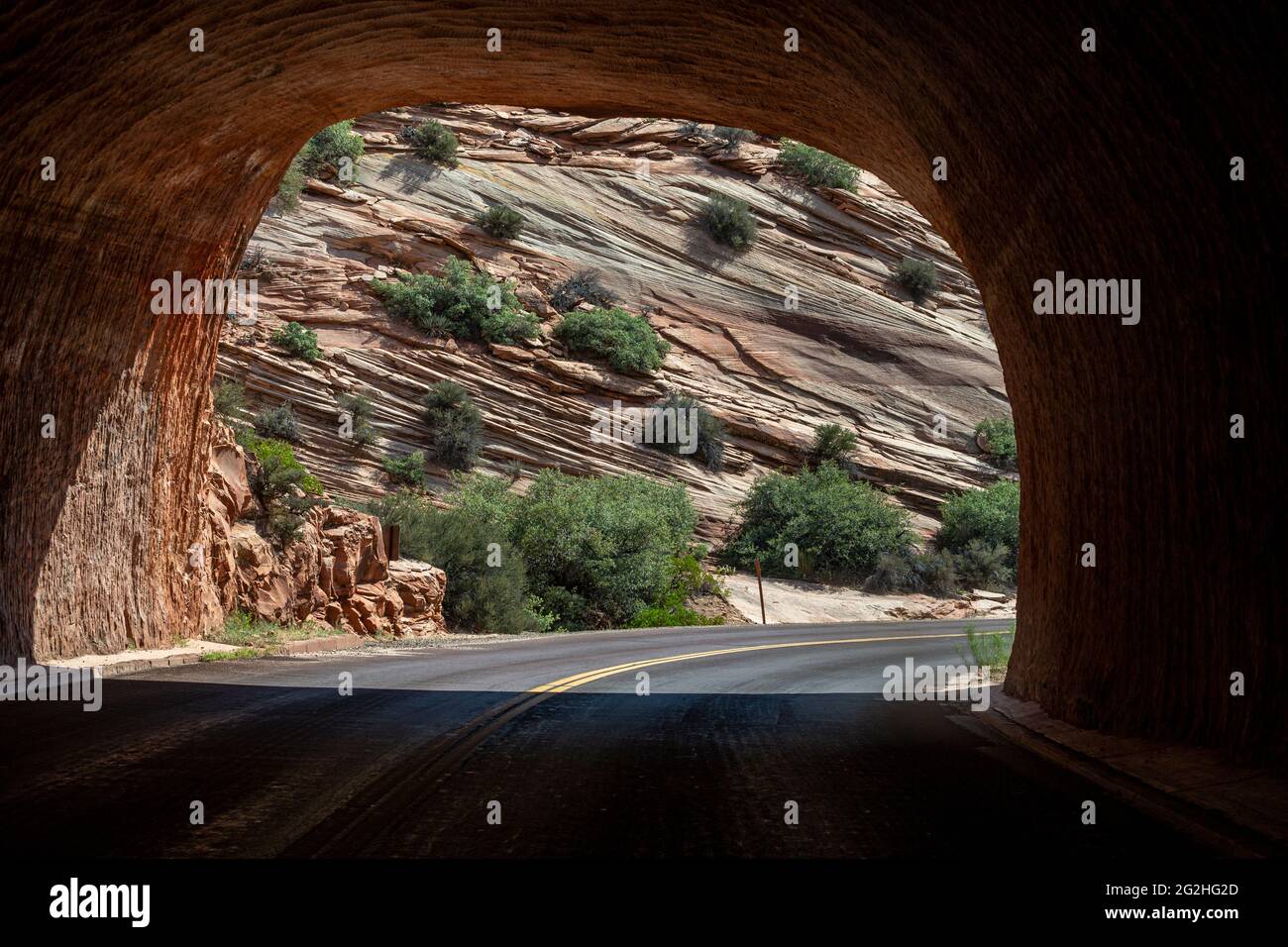 Autopista Mount Carmel - Dentro del túnel Zion Mount Carmel - Parque Nacional Zion, Utah, Estados Unidos Foto de stock