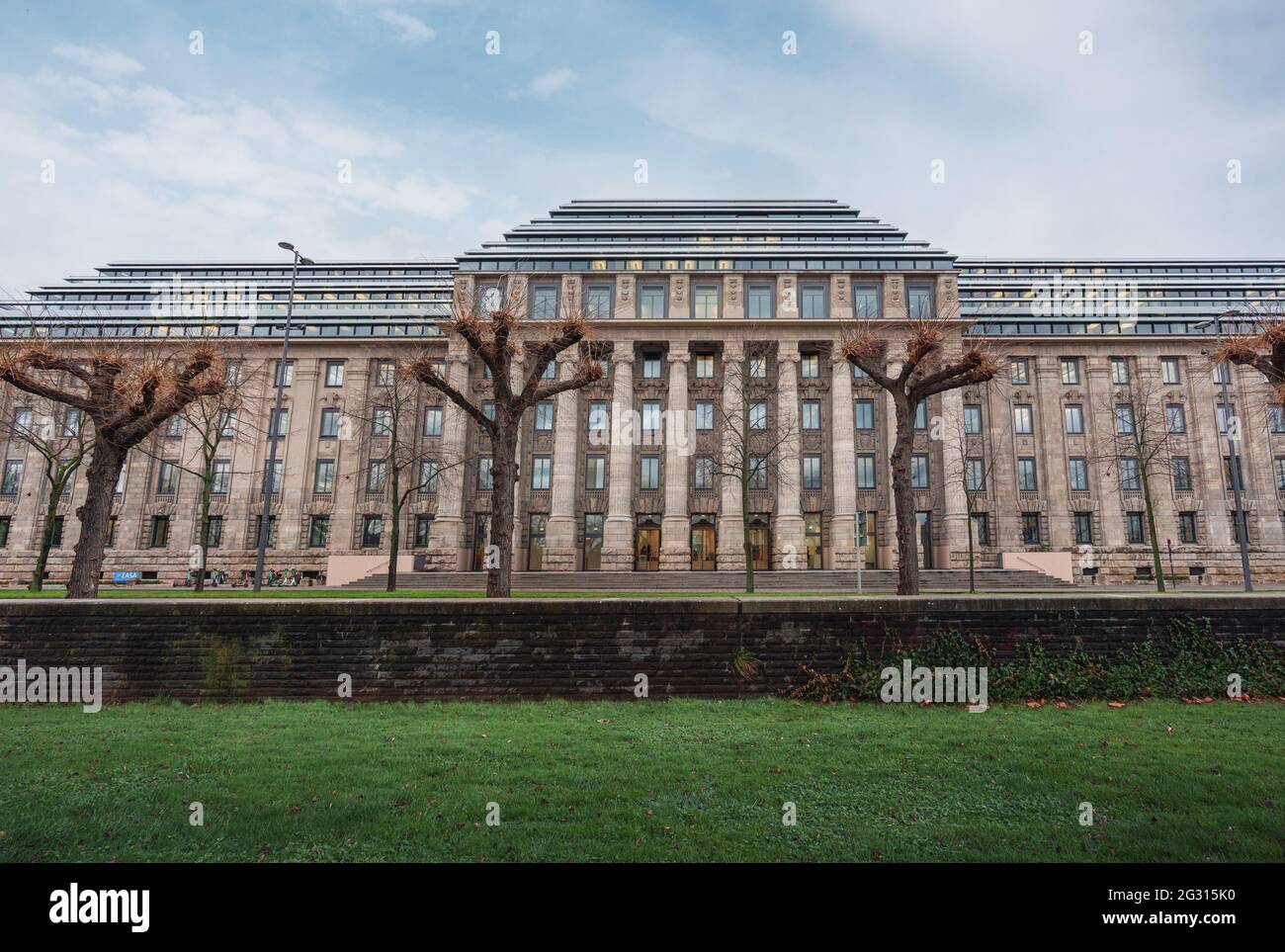 Edificio de la Agencia de Seguridad Aérea de la Unión Europea (EASA) - Colonia, Alemania Foto de stock