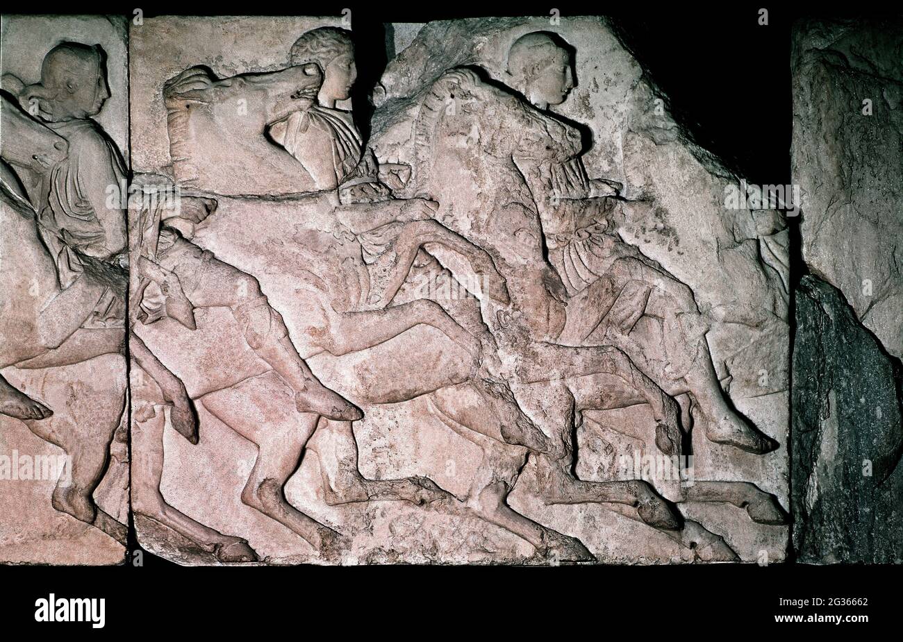 FRISO DEL PARTENON - JINETES DE LA PROCESION DE LAS PANATENEAS - siglo V AC. Autor: Fidias. Ubicación: British Museum. Londres. Inglaterra. Foto de stock