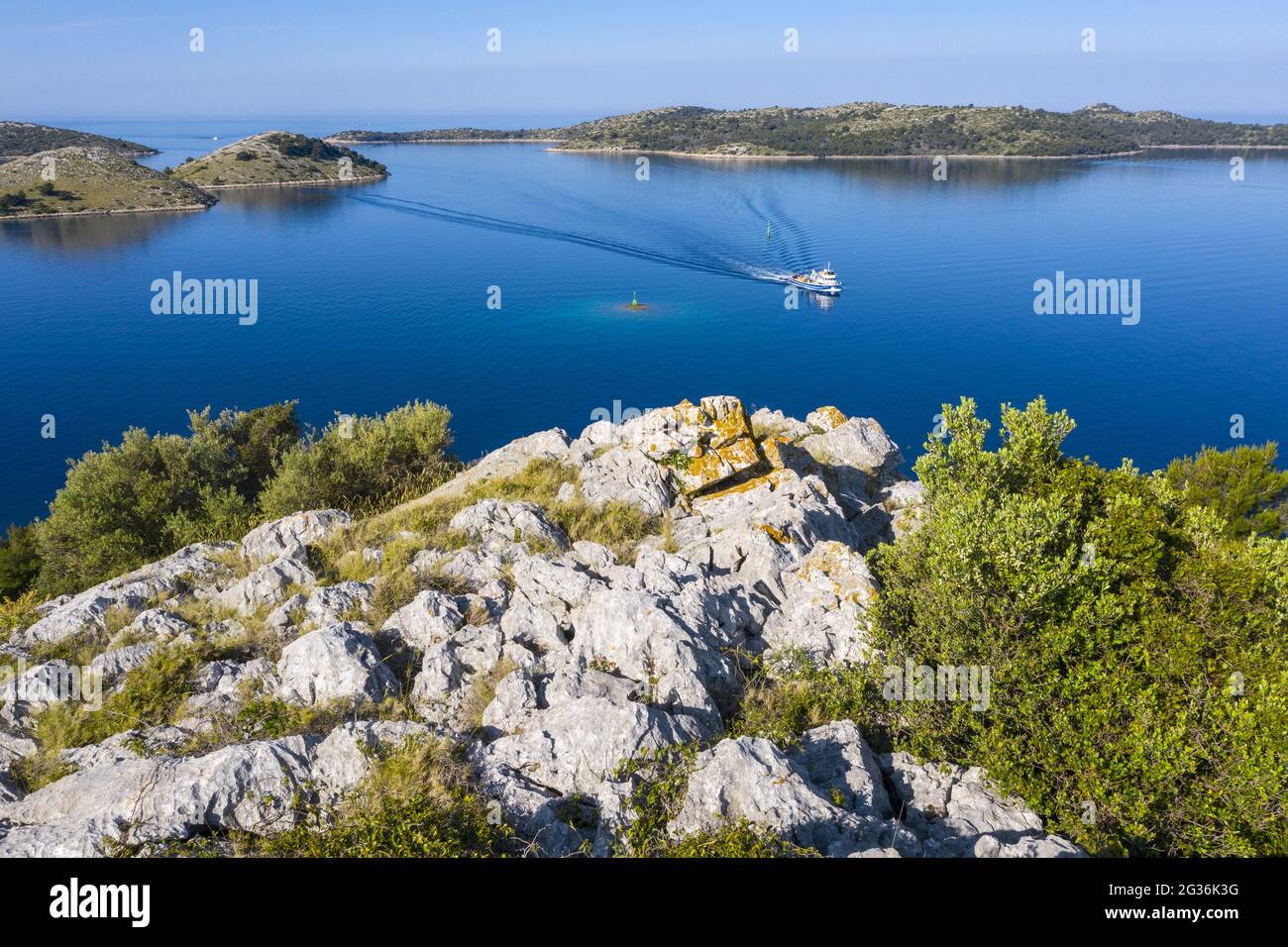 Barco de pesca en el Parque Nacional Kornati Foto de stock
