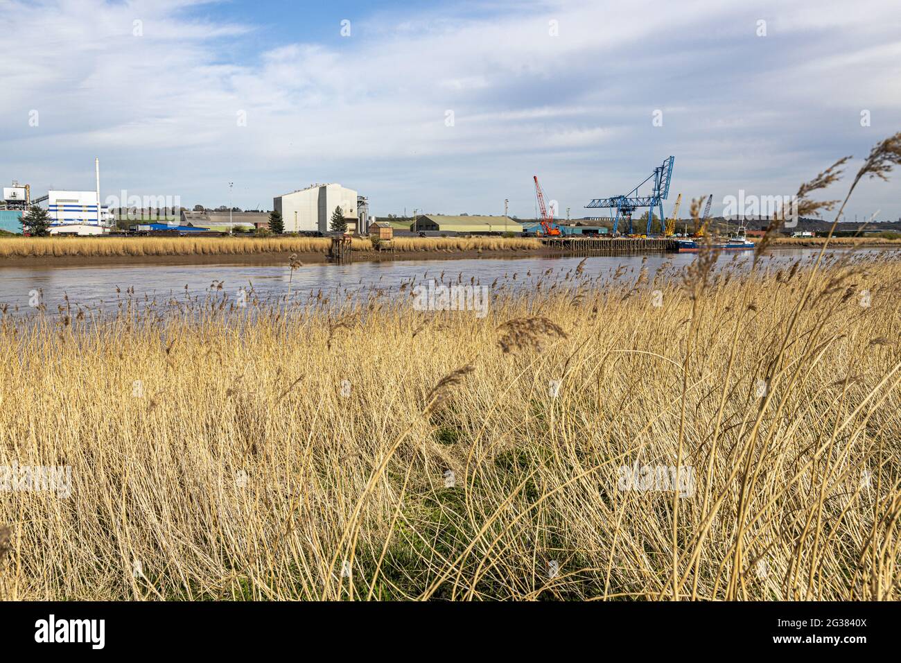 Flixborough Industrial Estate al lado del río Trent, North Lincolnshire UK Foto de stock