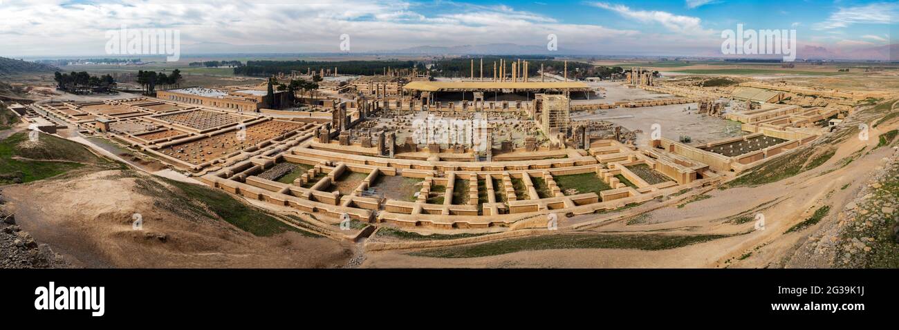 Persépolis fue la capital del Imperio Aqueménida. Se encuentra en el noreste de la ciudad de Shiraz, en la provincia de Fars, Irán. / Los sitios de Patrimonio Mundial de la UNESCO. Foto de stock