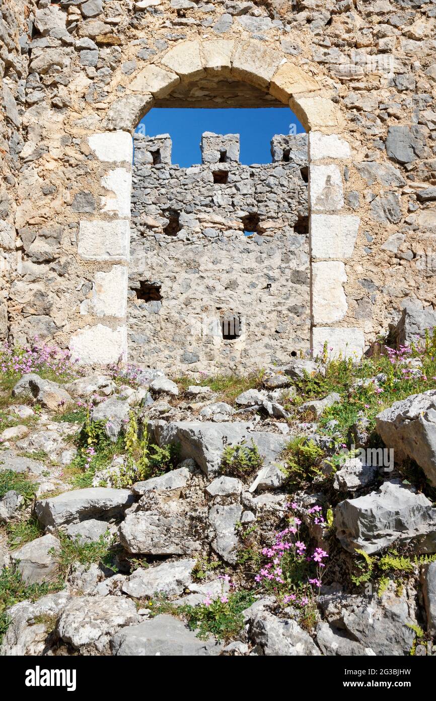 El interior del castillo de Tsikosova cerca de la aldea de Haravgi en Messinia de Grecia Foto de stock