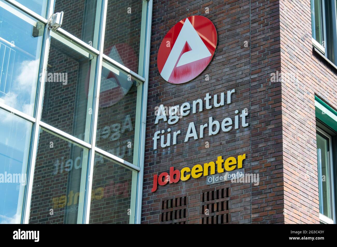 06/13/2021 Agencia de empleo y centro de empleo en Oldenburg, Baja Sajonia. Foto de stock