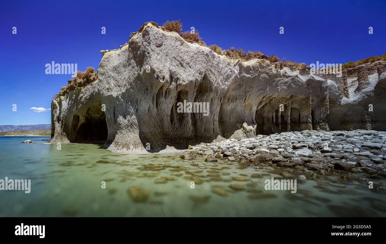 Misteriosas columnas de piedra del lago Crawley, California, Estados Unidos Foto de stock