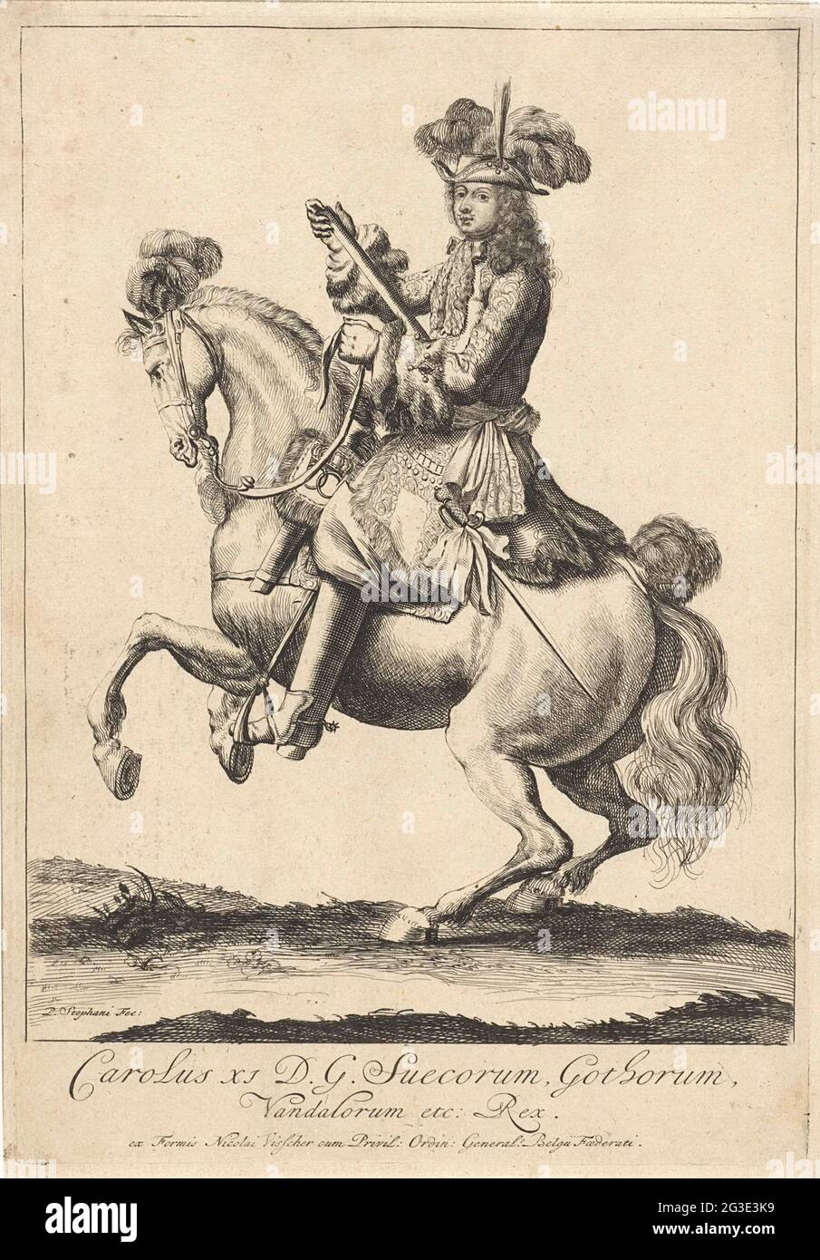 Retrato ecuestre del rey Carlos Xi de Suecia. Retrato de Charles Xi, rey de Suecia, a caballo con una estufa de comando en su mano. En la parte inferior del nombre y posición del margen en latín. Foto de stock