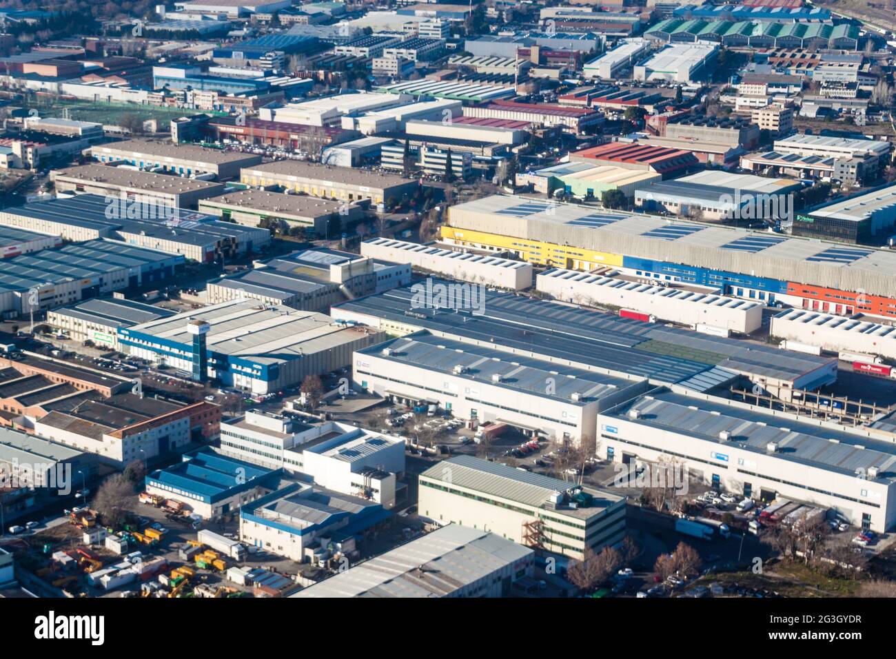 arco Nuestra compañía portugués Vista aérea de una zona industrial en la ciudad de San Fernando de Henares,  cerca de Madrid, España Fotografía de stock - Alamy