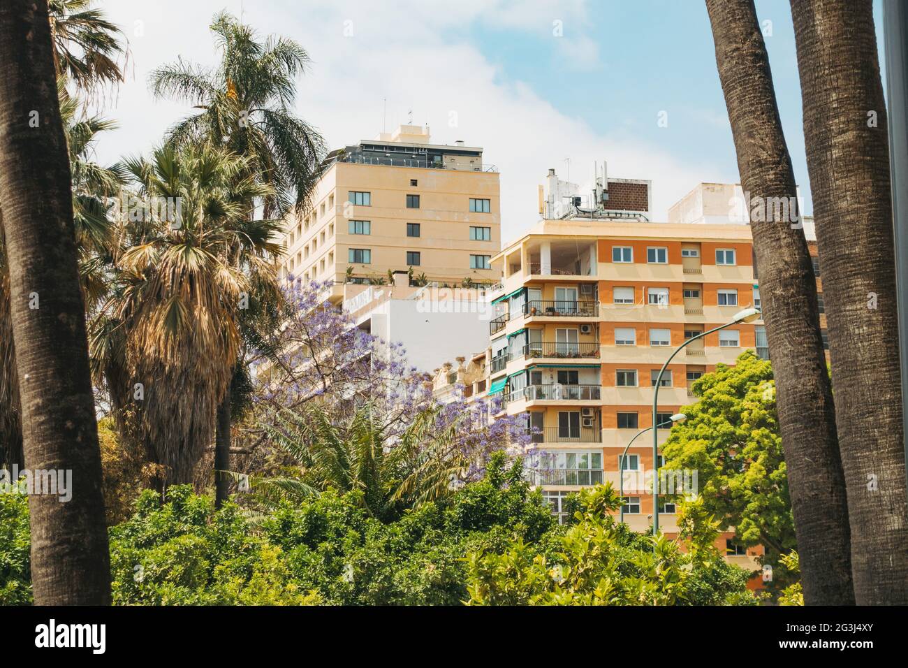 Apartamentos en la soleada ciudad de Málaga en la Costa del Sol, España Foto de stock