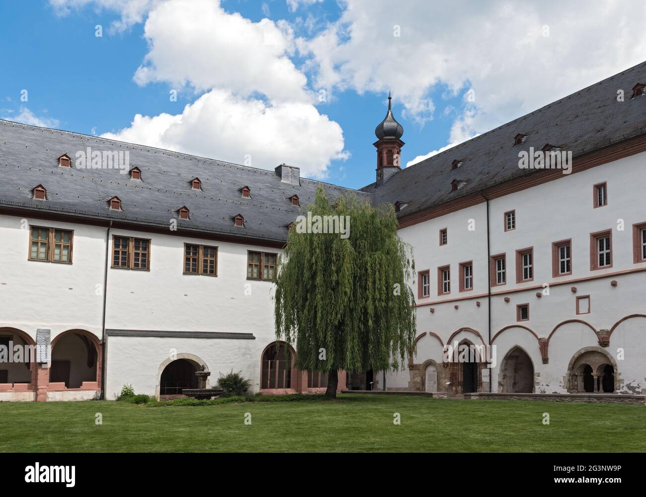 El famoso monasterio eberbach cerca de eltville hesse alemania Foto de stock