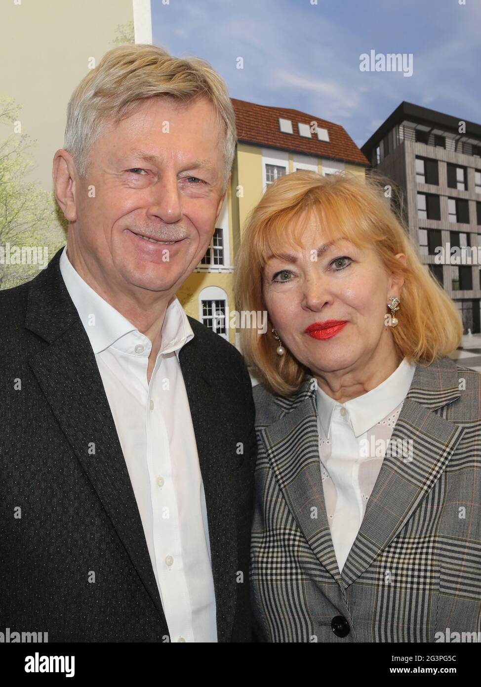 Dr. Karl Gerhold Socio gerente de GETEC ENERGIE HOLDING GmbH con esposa heidelinde Foto de stock
