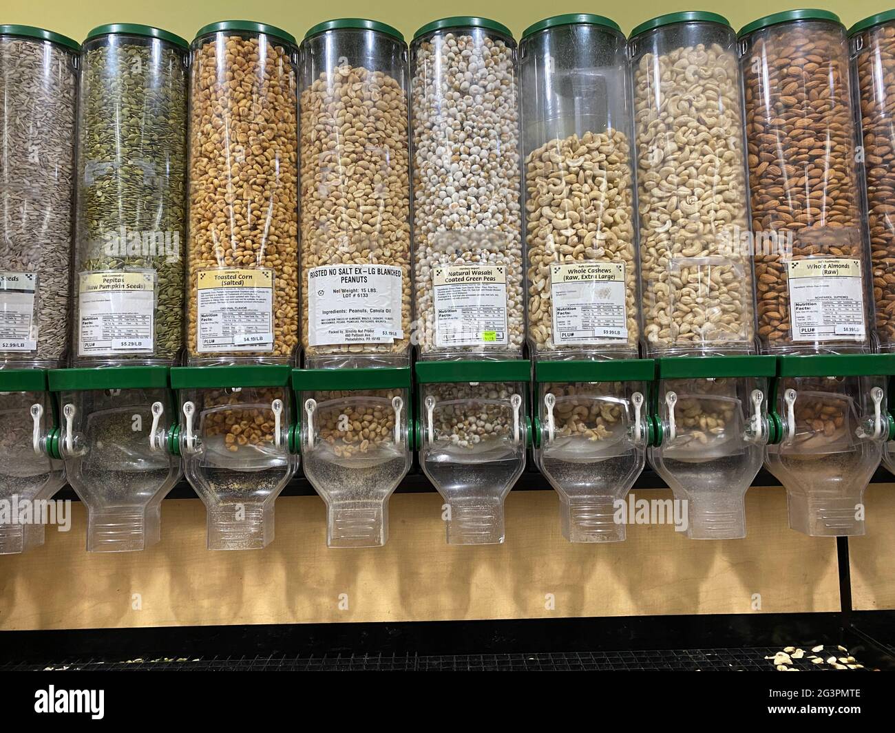 Dispensadores de alimentos a granel fotografías e imágenes de alta  resolución - Alamy