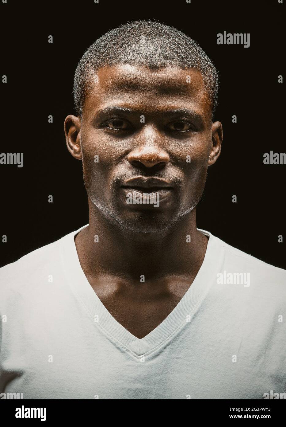 Modelo de hombre de piel negra fotografías e imágenes de alta resolución -  Alamy