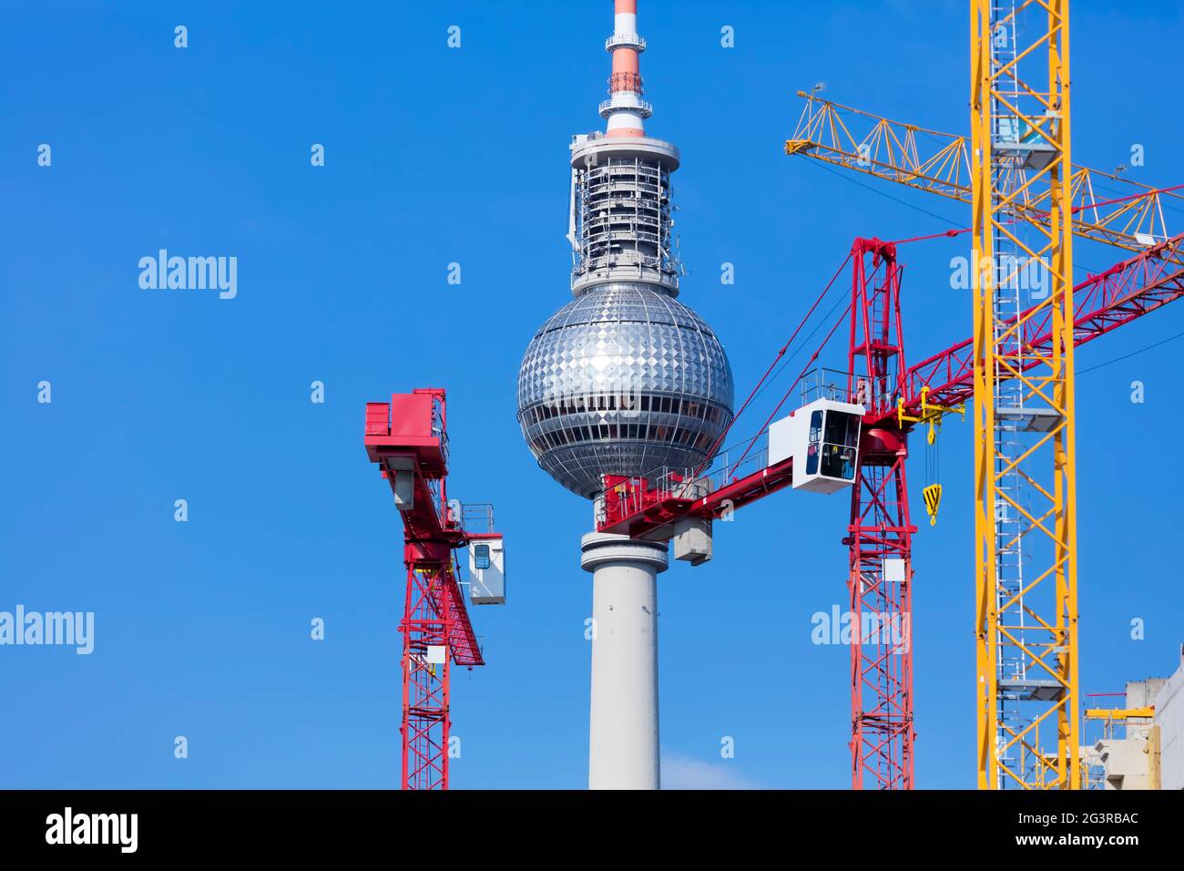 Berlín, Bienes Raíces, Edificio, inversión, capital, Impuestos, impuestos, Torre de TV, Grulla, Grúas Foto de stock