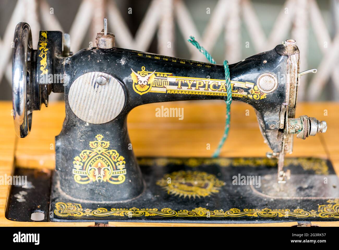 Máquina de coser Alfa World + Costurero · La Tienda en Casa