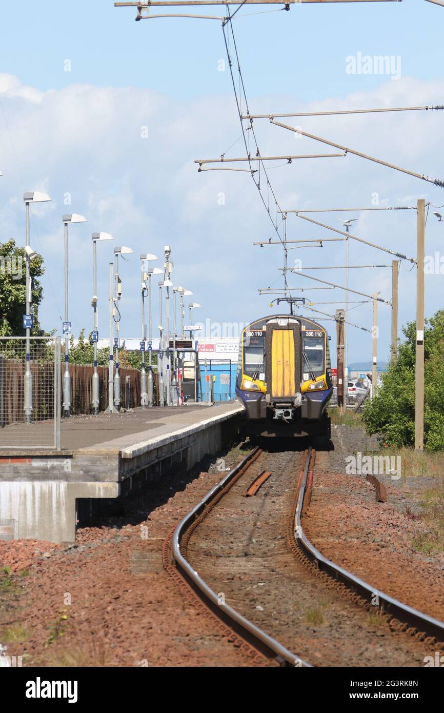 Estación de ferrocarril del puerto de Ardrossan, North Ayrshire, Escocia, Reino Unido, 17 de junio de 2021. Foto de stock