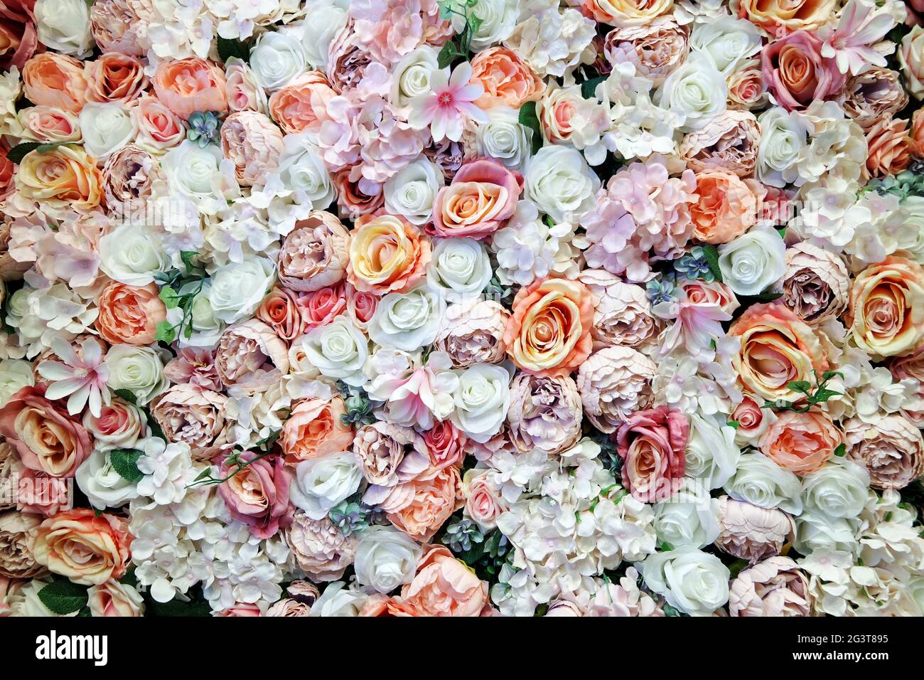 Flor de seda artificial fotografías e imágenes de alta resolución - Alamy