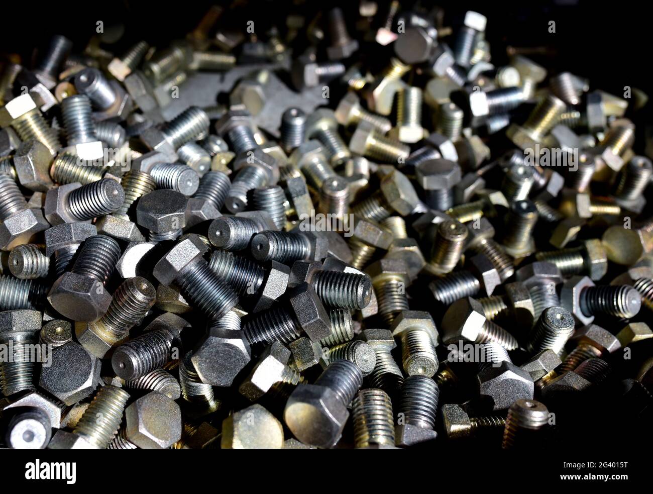 Antecedentes de los pernos, tornillos, tornillo interno closeup, muchos  tornillos. Equipo de la fábrica y el concepto industrial Fotografía de  stock - Alamy