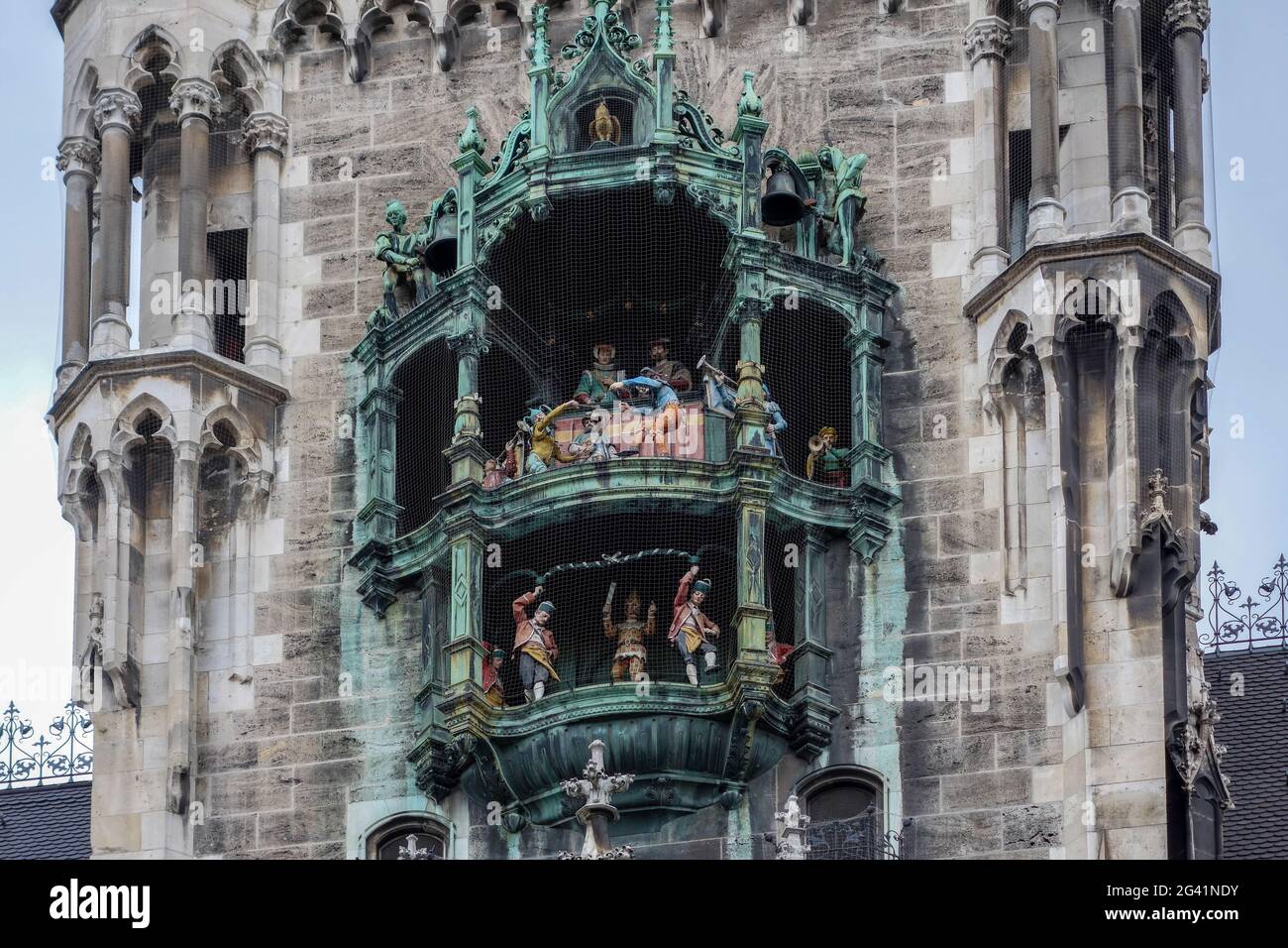 El Rathaus-Glockenspiel en Munich Foto de stock