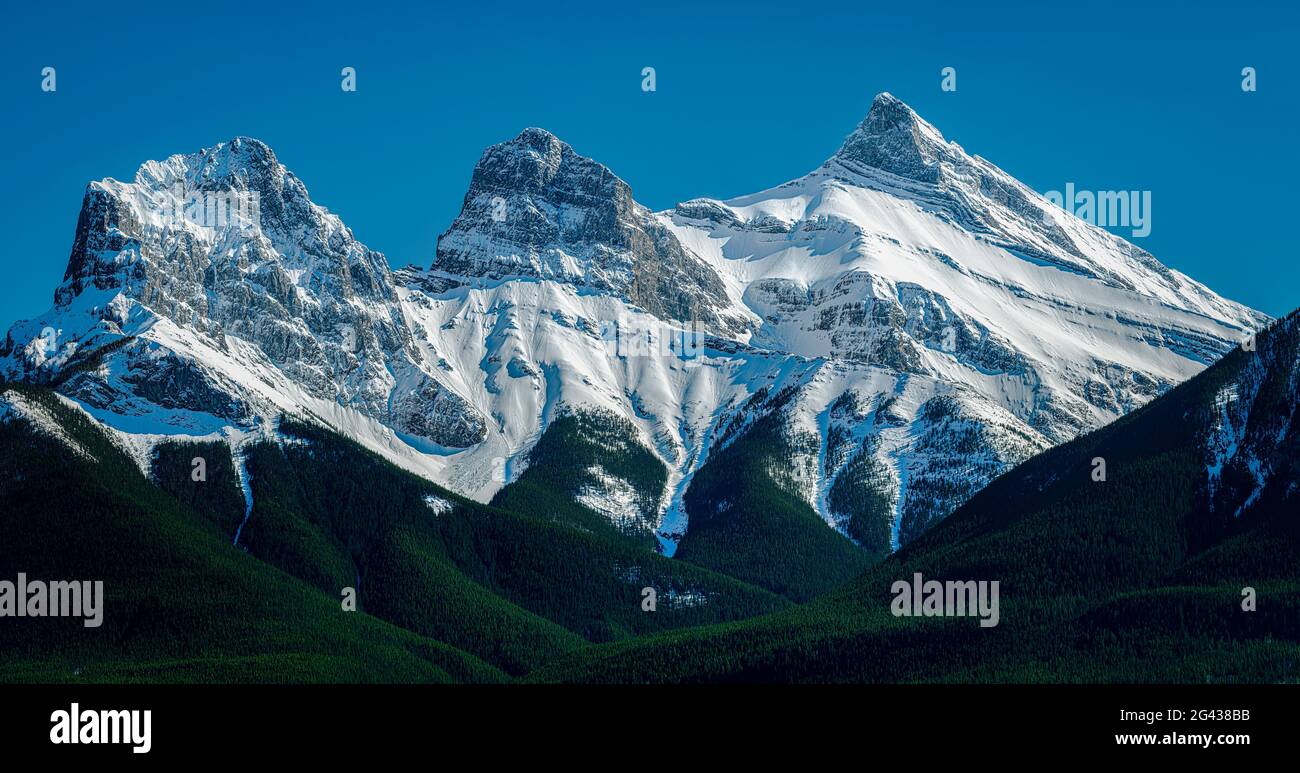 Tres Hermanas Montañas, Canmore, Alberta, Canadá Foto de stock