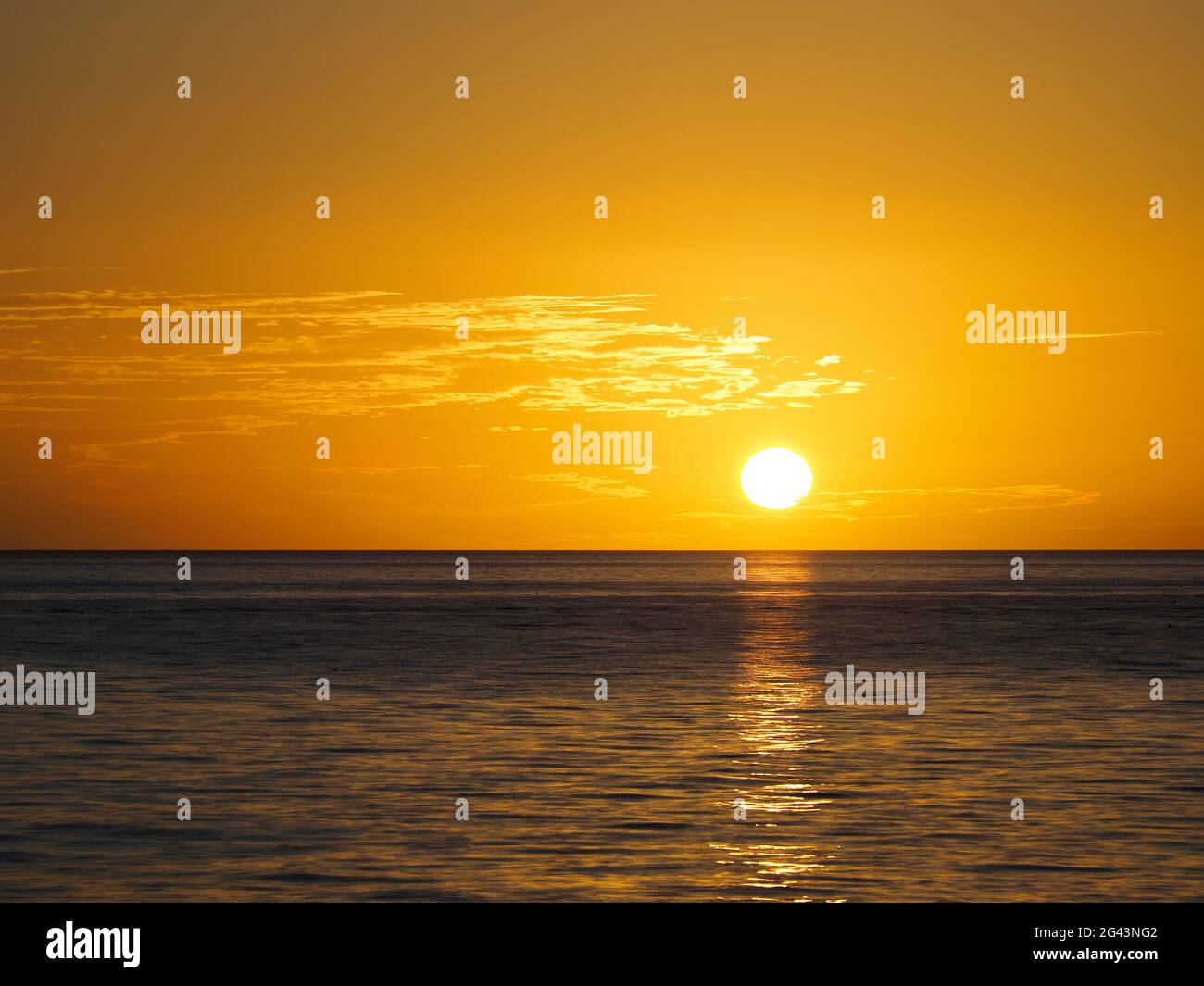 Puesta de sol sobre el Golfo de México, Venecia, Florida, Estados Unidos Foto de stock