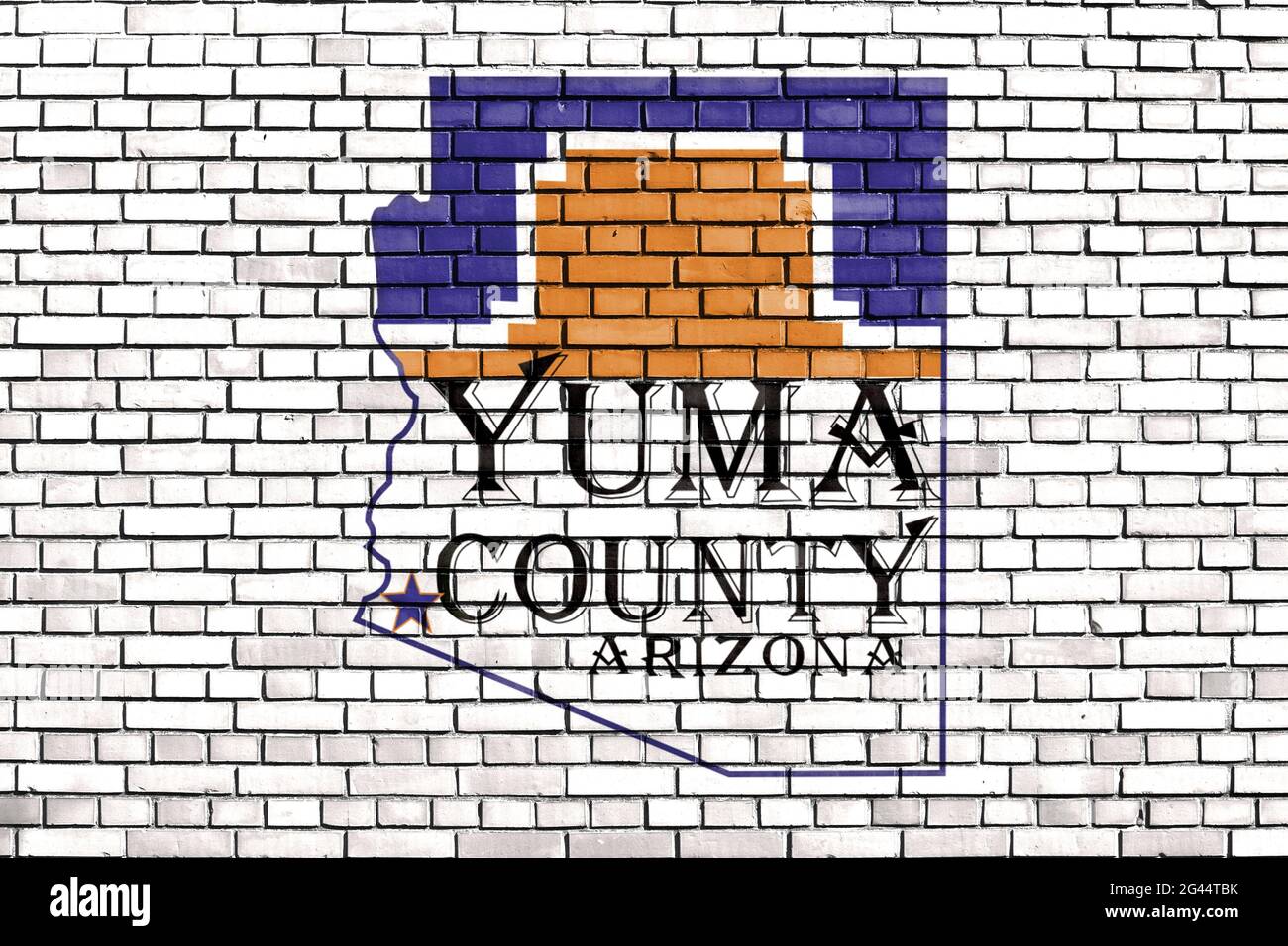 Bandera del Condado de Yuma, Arizona pintado en pared de ladrillo Foto de stock