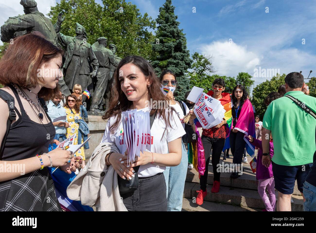 Sofía, Bulgaria - 12 de junio de 2021: El evento de Orgullo de Sofía en apoyo de los derechos LGBT (lesbianas, gays, transgénero y bisexuales) se celebra en Sofía para t Foto de stock