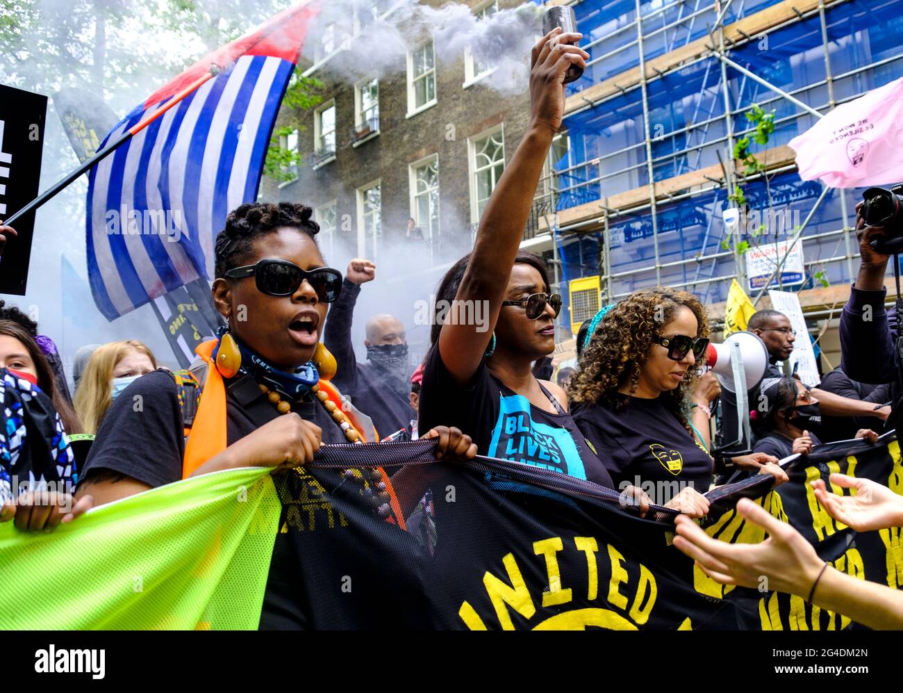 Las vidas negras son objeto de protestas a lo largo de la manifestación de Kill the Bill, dirigida por la rama británica de Black Lives Matter, que lucha específicamente contra el uso del poder policial como medio de silenciar a las voces negras, en respuesta a los recientes asesinatos de personas negras por parte de la policía. Foto de stock