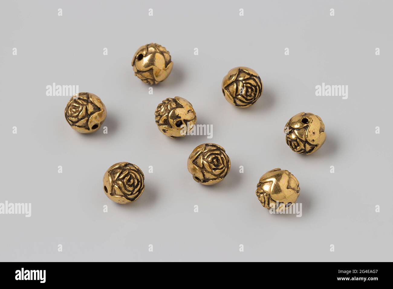 Botones de cobre, en forma de una ronda rose, con dos pequeños orificios  para fijación., anónimo, Holanda (posiblemente), c. 1840 - c. 1850, geheel,  forja, d 1 cm Fotografía de stock - Alamy