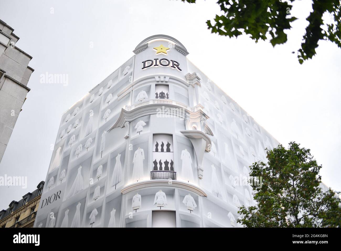 Louis Vuitton refuerza su dominio en el sector del lujo con la compra de  Christian Dior