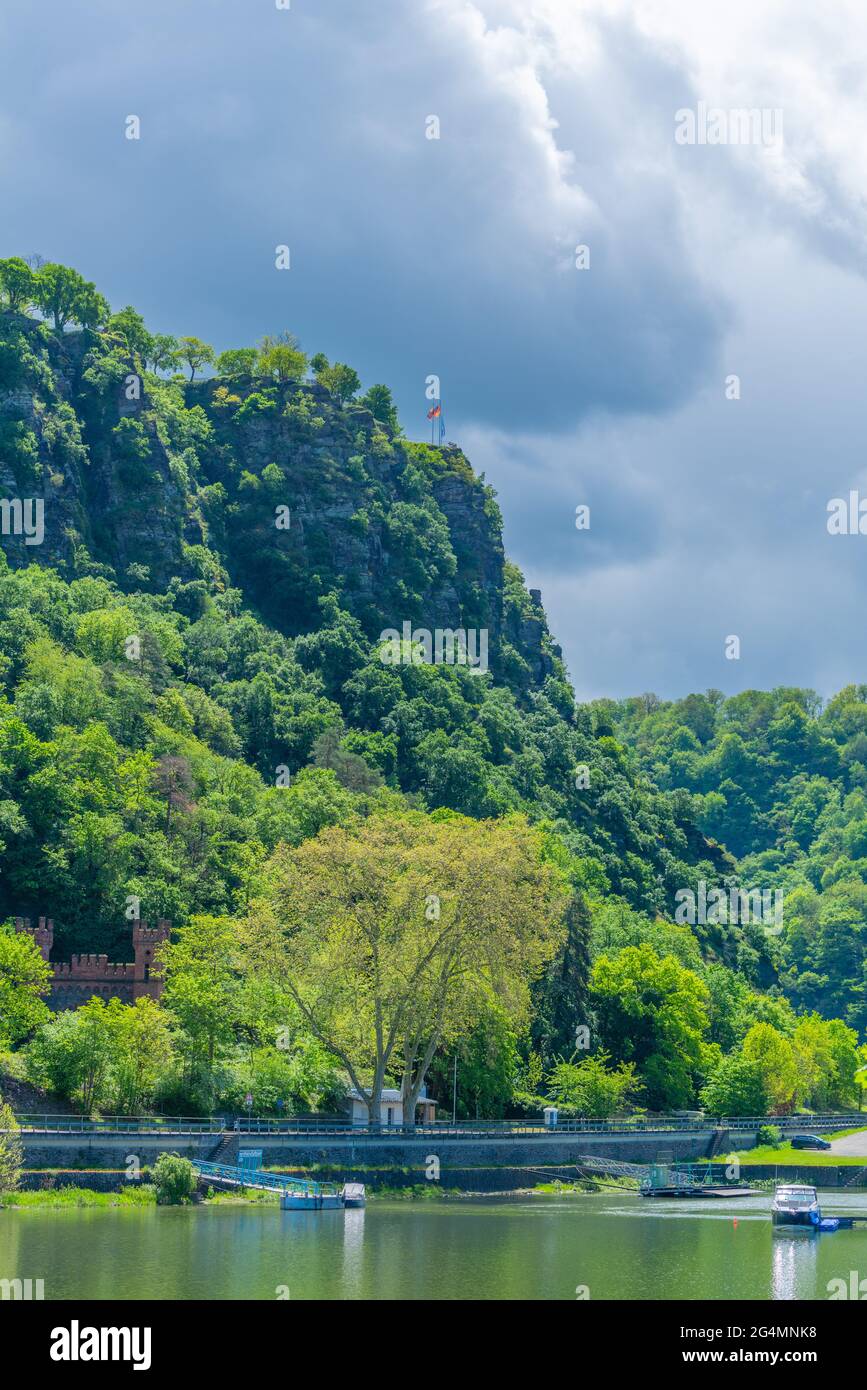 La legendaria y escarpada Roca de Loreley en el Rin km555, UpperMiddle Rhine Valley, Patrimonio de la Humanidad de la UNESCO, Renania-Palatinado, Alemania Foto de stock