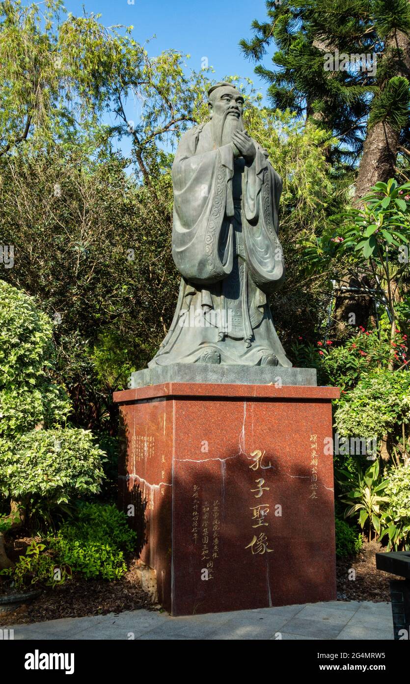 Estatua de Confucio en Shenzhen, China Foto de stock