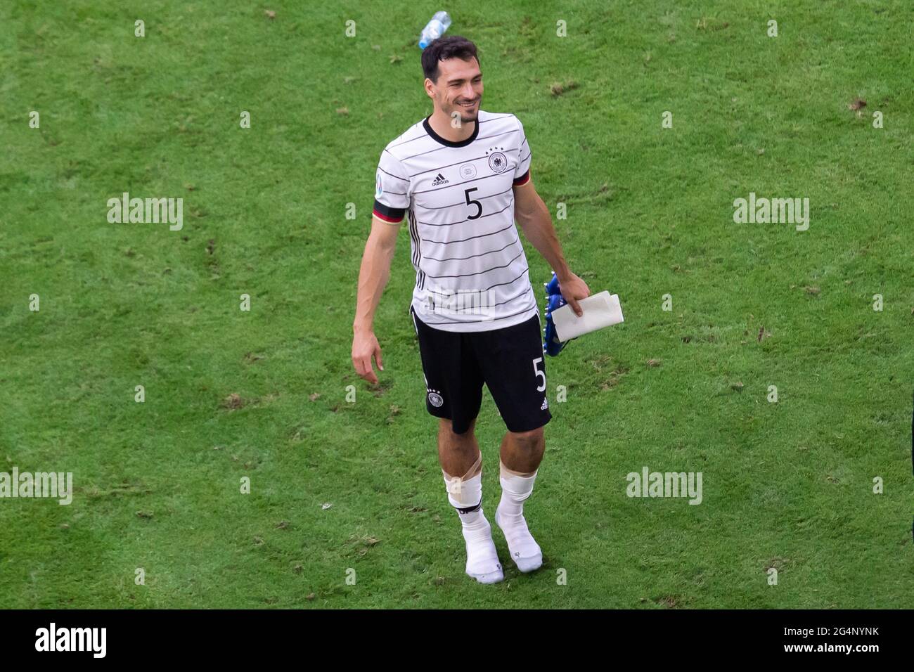 Munich, Alemania. 19th de junio de 2021. Mats Hummels de Alemania visto durante el Campeonato de la UEFA EURO 2020 Grupo F entre Portugal y Alemania en el Football Arena Munich.(Partitura final; Portugal 2:4 Alemania) Crédito: SOPA Images Limited/Alamy Live News Foto de stock