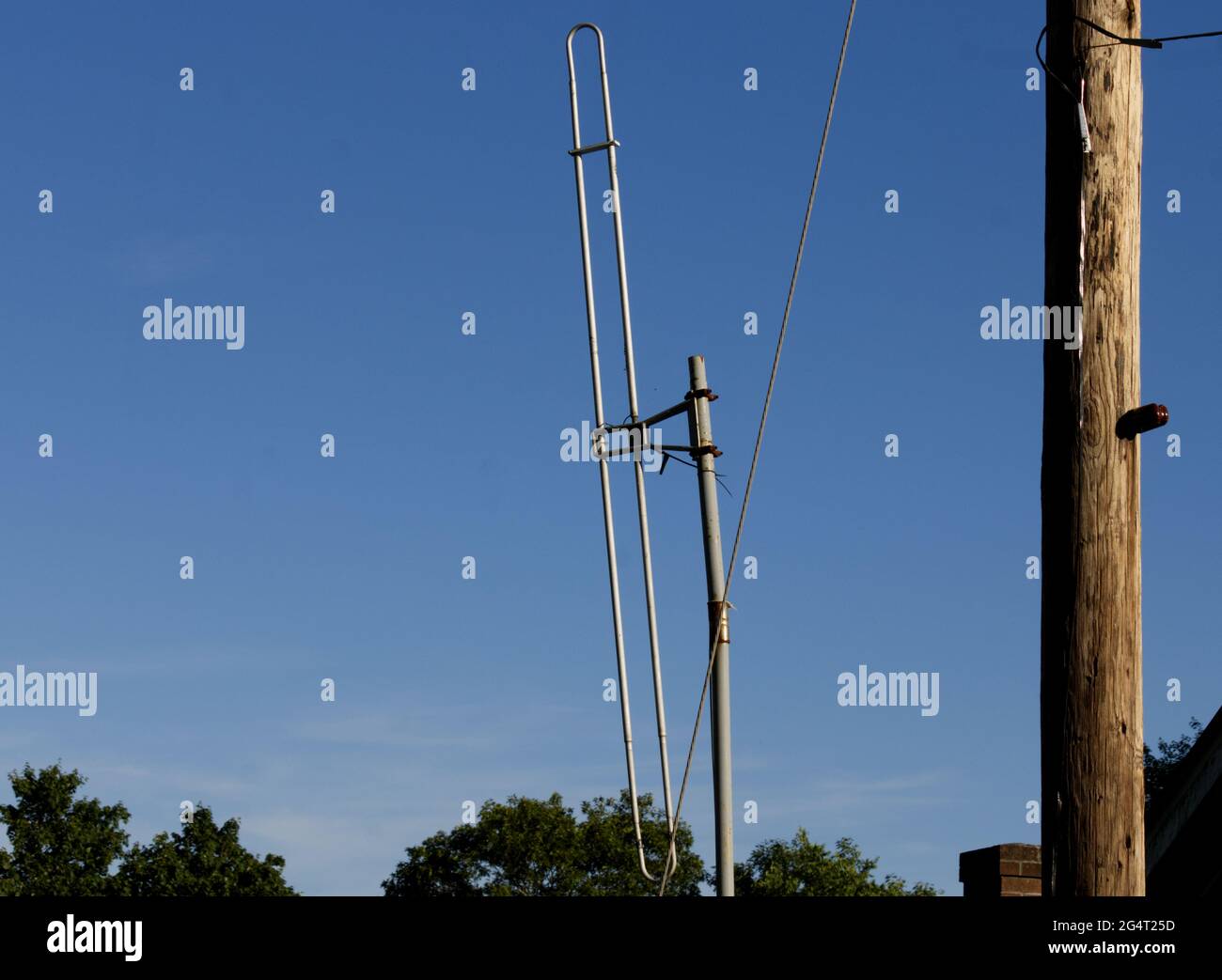 Una antena de radio Ham de seis metros Foto de stock