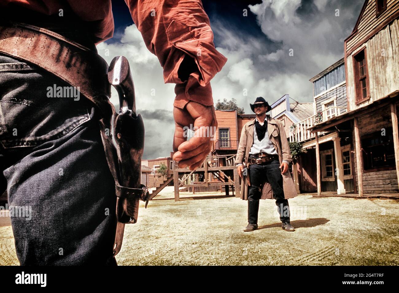 lucha con armas en parque temático de estilo occidental de Texas Hollywood/Fort Bravo. Almería. España Fotografía de stock - Alamy