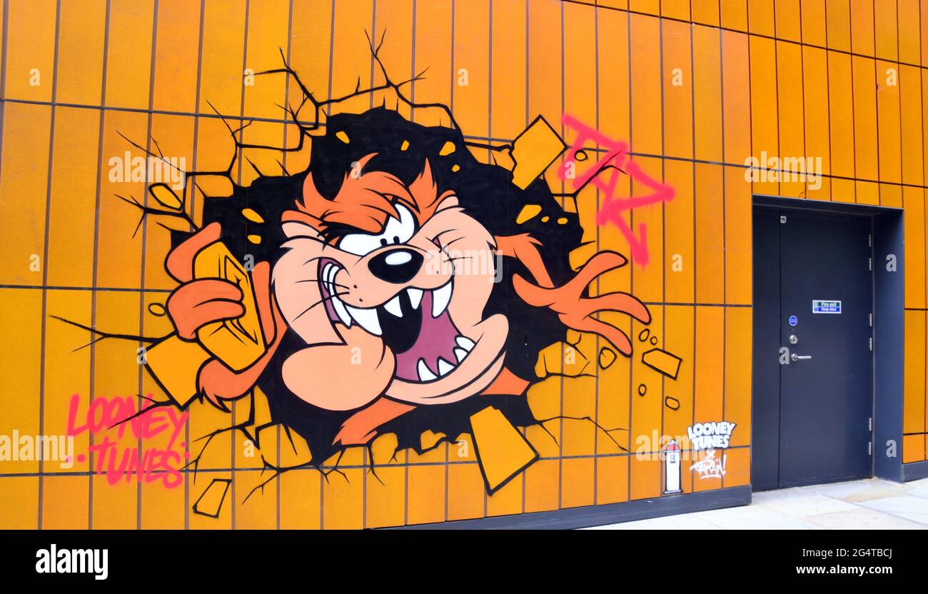 Una imagen del Diablo de Tasmania, comúnmente conocido como Taz, un  personaje animado de dibujos animados, parte de una ruta de arte de Looney  Tunes que se ha abierto en Manchester, Inglaterra,