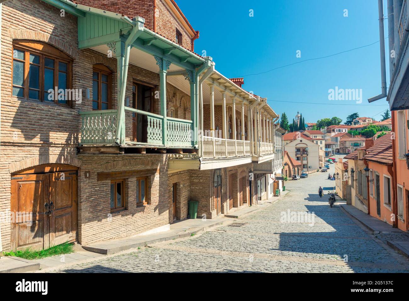 Los callejones del casco antiguo de la ciudad. Signakhi Kakheti, Georgia. Foto de stock